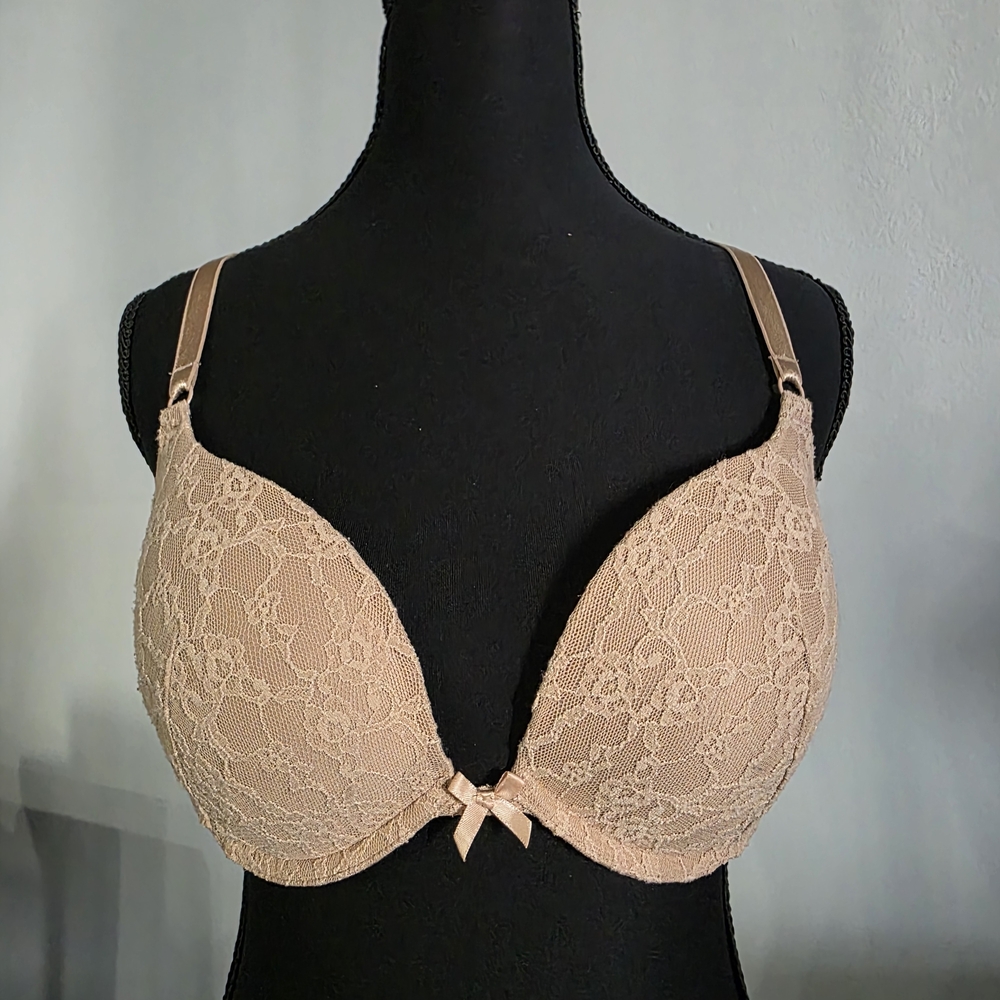 EUC Victoria's Secret Lace Push-Up Bra Size 36C